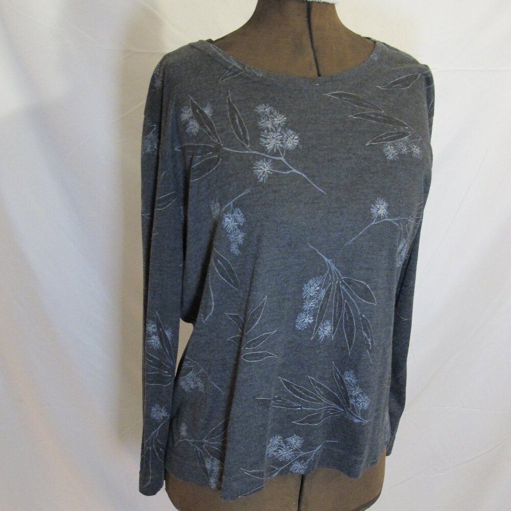 Draper’s and Damon’s grey floral tee  PXL